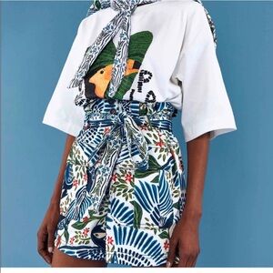 Farm Rio macaw shorts size M
